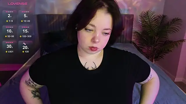 Snapshot of Vlada_vv chatting on 11.28.25 Vlada vv online show from 11.28.25