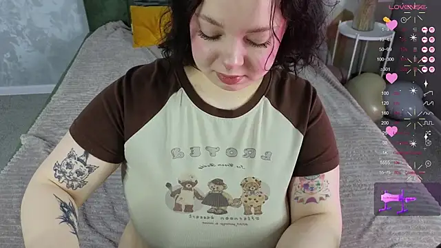 Snapshot of Vlada_vv chatting on 02.24.26 Vlada vv online show from 02.24.26