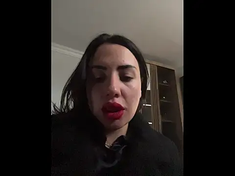 Snapshot of ____Eva____ chatting on 11.25.25 Eva online show from 11.25.25