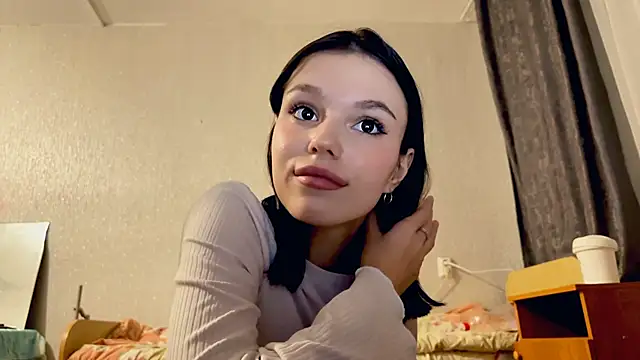 Snapshot of StacieGregoreski chatting on 11.30.25 StacieGregoreski online show from 11.30.25