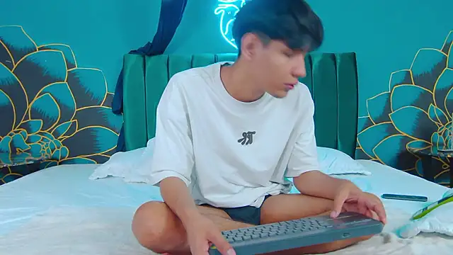 Liam Sinclair online show from 02.04.26