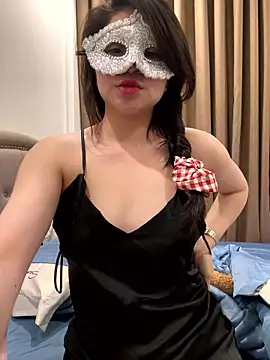 Snapshot of Queen-of-Love chatting on 01.11.26 Queen-of-Love online show from 01.11.26