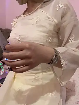 Snapshot of Queen-of-Love chatting on 02.20.26 Queen-of-Love online show from 02.20.26