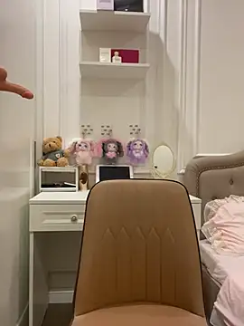 Snapshot of Queen-of-Love chatting on 07.26.26 Queen-of-Love online show from 07.26.26