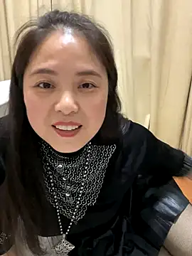 Snapshot of tianwei2567 chatting on 11.21.25 tianwei2567 online show from 11.21.25