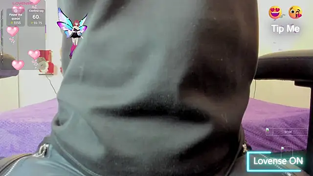 Snapshot of mask_red_girl chatting on 12.03.25 mask red girl online show from 12.03.25