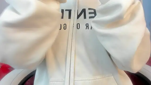 Snapshot of mask_red_girl chatting on 02.19.26 mask red girl online show from 02.19.26