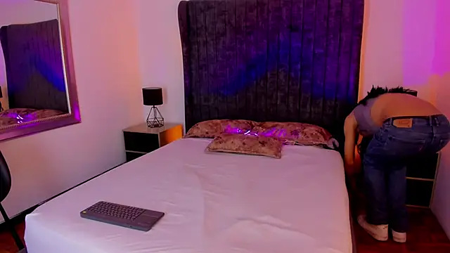 CleoColliva  online show from 11.29.25