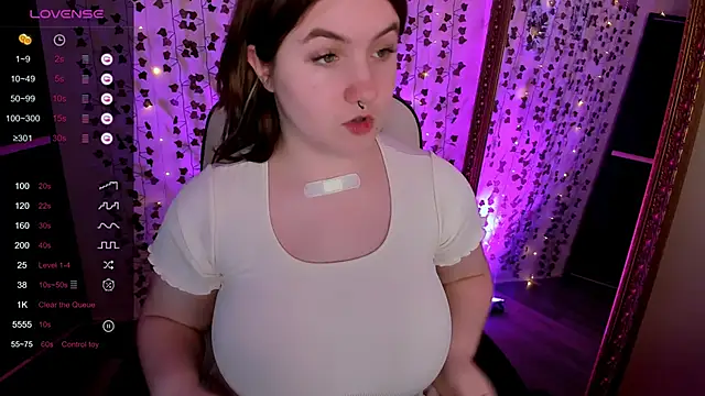 lovelyy julia online show from 03.21.26