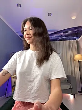 Snapshot of Mia_Sleem chatting on 11.30.25 Mia Sleem online show from 11.30.25