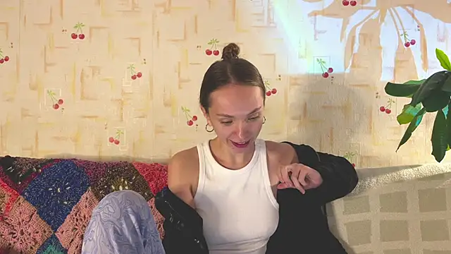 Snapshot of PaulaTisch chatting on 12.01.25 PaulaTisch online show from 12.01.25