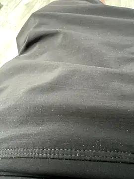 Snapshot of cuemo chatting on 11.22.25 cuemo online show from 11.22.25