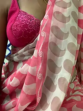Snapshot of honeygirl6996 chatting on 07.15.26 honeygirl6996 online show from 07.15.26