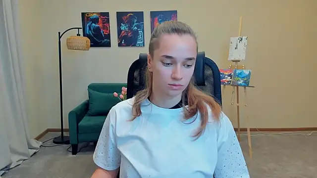 Snapshot of OkDevier chatting on 11.30.25 OkDevier online show from 11.30.25