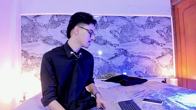 Snapshot of Im_Dayros chatting on 11.30.25 Im Dayros online show from 11.30.25