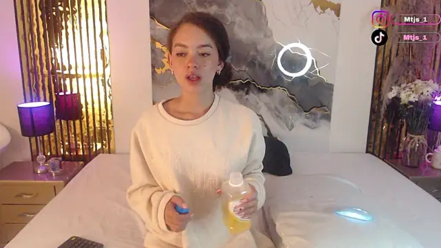 MiticaBrennet  online show from 02.28.26