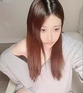 Snapshot of clara-cc chatting on 05.11.26 clara-cc online show from 05.11.26