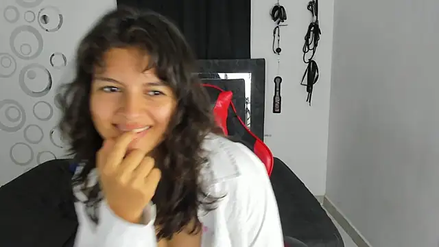 Snapshot of Mia_and_Kenai chatting on 11.25.25 Mia and Kenai online show from 11.25.25