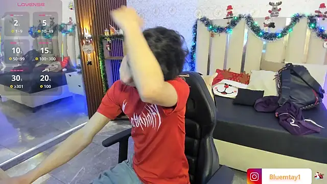 Snapshot of kaelwolf_tay chatting on 12.16.25 kaelwolf tay online show from 12.16.25