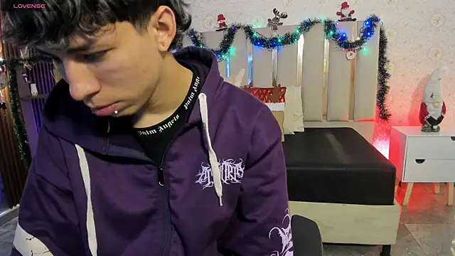 Snapshot of kaelwolf_tay chatting on 01.08.26 kaelwolf tay online show from 01.08.26