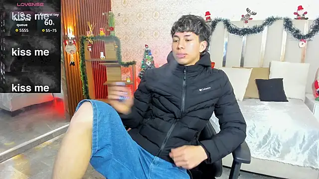 Snapshot of kaelwolf_tay chatting on 01.09.26 kaelwolf tay online show from 01.09.26