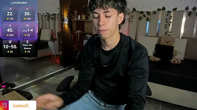 Snapshot of kaelwolf_tay chatting on 02.04.26 kaelwolf tay online show from 02.04.26