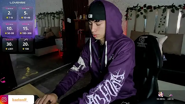 Snapshot of kaelwolf_tay chatting on 02.09.26 kaelwolf tay online show from 02.09.26