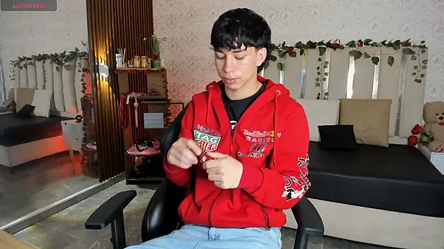 Snapshot of kaelwolf_tay chatting on 02.17.26 kaelwolf tay online show from 02.17.26