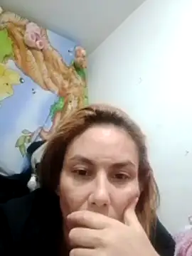 Snapshot of Alice-pink chatting on 11.29.25 Alice-pink online show from 11.29.25