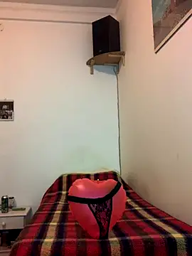 Snapshot of Malvino1934 chatting on 12.02.25 Malvino1934 online show from 12.02.25