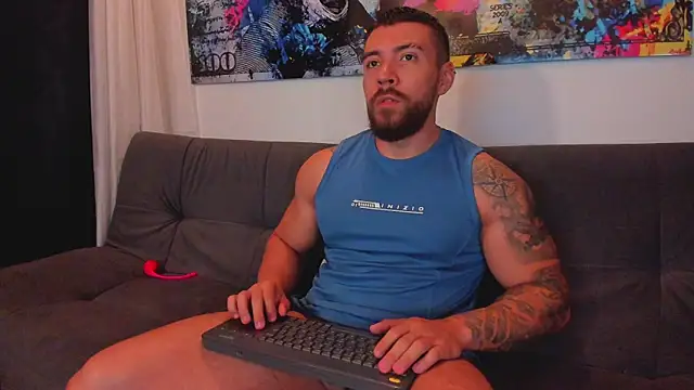 Snapshot of owen_seth1 chatting on 11.28.25 owen seth1 online show from 11.28.25