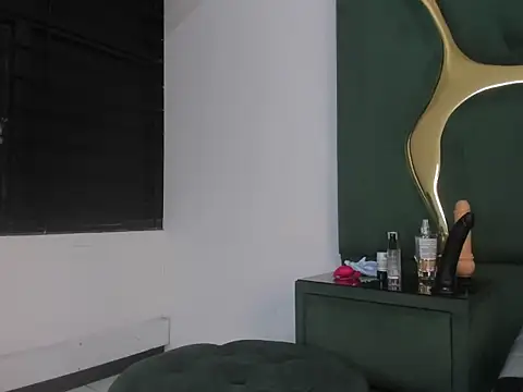 RoxanneBloom online show from 03.22.26