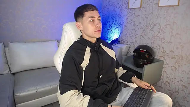 LoganFoster  online show from 01.06.26