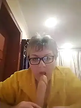 Snapshot of MillanaOcean chatting on 11.26.25 MillanaOcean online show from 11.26.25