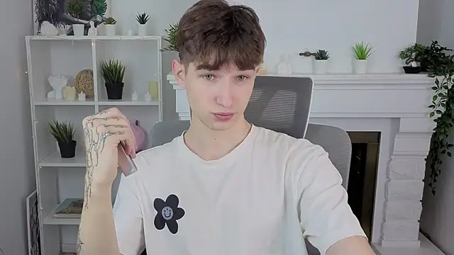 Maxwellchiik online show from 11.26.25