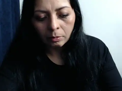 Snapshot of Paolahotty chatting on 11.30.25 Paolahotty online show from 11.30.25