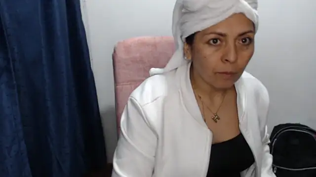 Snapshot of Paolahotty chatting on 02.19.26 Paolahotty online show from 02.19.26