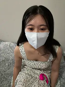 Snapshot of Minagi_Shizuku chatting on 12.17.25 Minagi Shizuku online show from 12.17.25