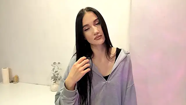 Snapshot of Beautyofnlka chatting on 11.24.25 Beautyofnlka online show from 11.24.25