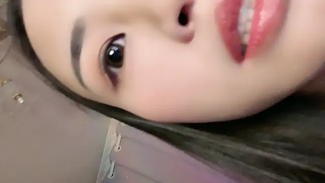 Snapshot of GD-girl001 chatting on 11.27.25 GD-girl001 online show from 11.27.25