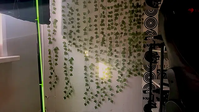 Snapshot of helgicuteness chatting on 02.17.26 helgicuteness online show from 02.17.26