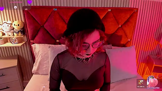 Kiri Velvet online show from 04.28.26