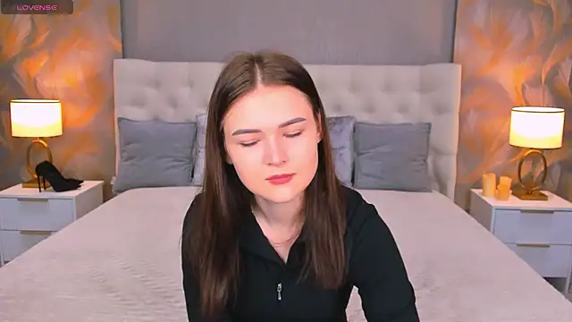 GLORIA BLOOM online show from 11.27.25