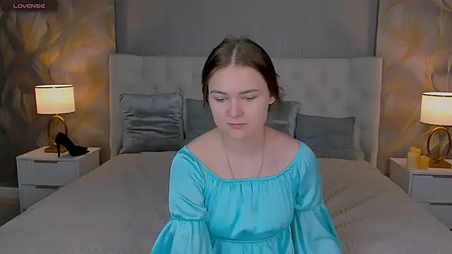 GLORIA BLOOM online show from 11.30.25