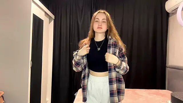 Snapshot of PrettyGhost chatting on 11.26.25 PrettyGhost online show from 11.26.25