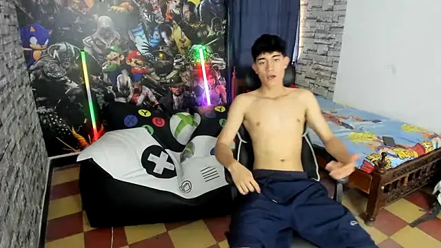 Snapshot of jay_orange chatting on 11.26.25 jay orange online show from 11.26.25