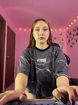 Davne  online show from 04.17.26