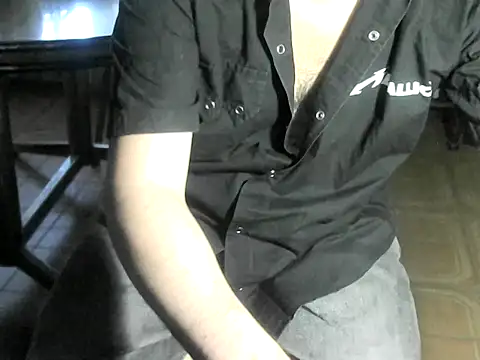 Snapshot of OreCam chatting on 04.18.26 OreCam online show from 04.18.26