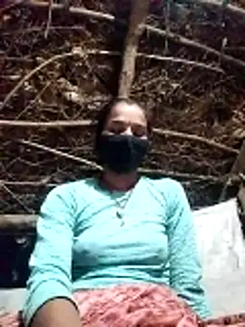 Snapshot of Uma_sain chatting on 11.28.25 Uma sain online show from 11.28.25