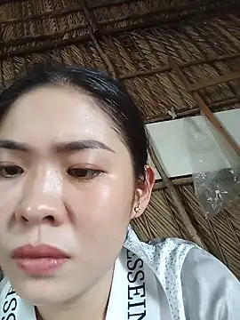 Snapshot of Lin-kute98 chatting on 05.24.26 Lin-kute98 online show from 05.24.26